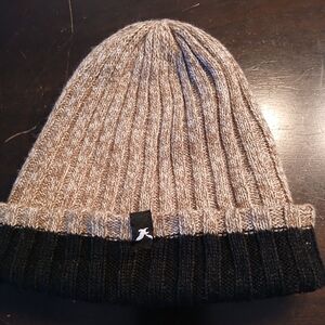 American Eagle Outfitters Two-Tone Knit Beanie